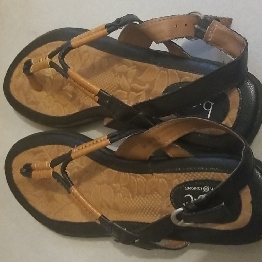 Born Concept Tan/Black Sandals Size 10